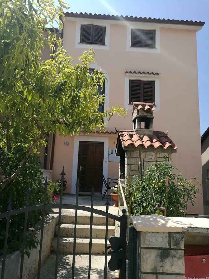 Apartman Ivankovic*** Pula Exterior photo