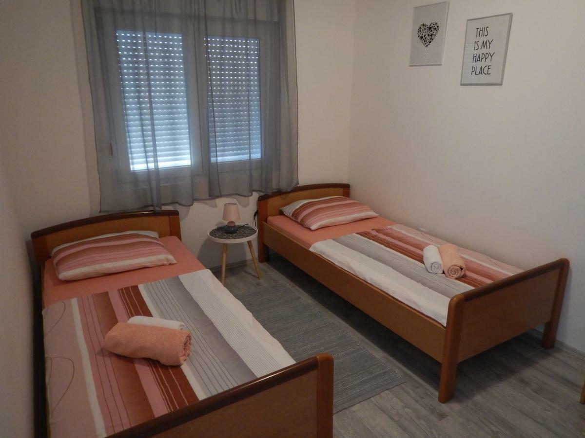 Apartman Ivankovic*** Pula Exterior photo